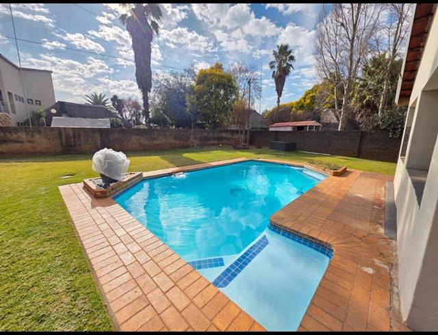 3 BEDROOM HOUSE FOR SALE IN GOLF PARK